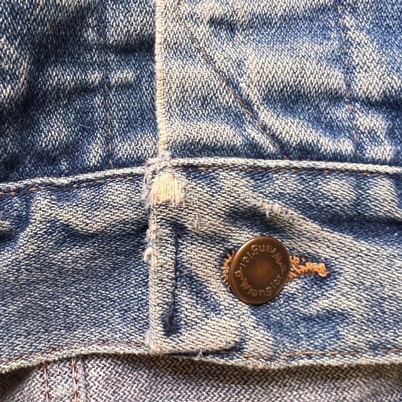 SOLD 2/1 Wrangler Vintage Distressed Men’s Denim Wrangler Jacket, Size 42L - Picture 15 of 16